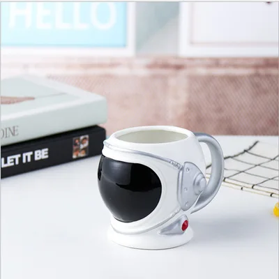 

2021 Wholesale 550ml 3D Ceramic Astronaut Mug Helmet Cup Creative Large Capacity Trendy Coffee Mug As Gift