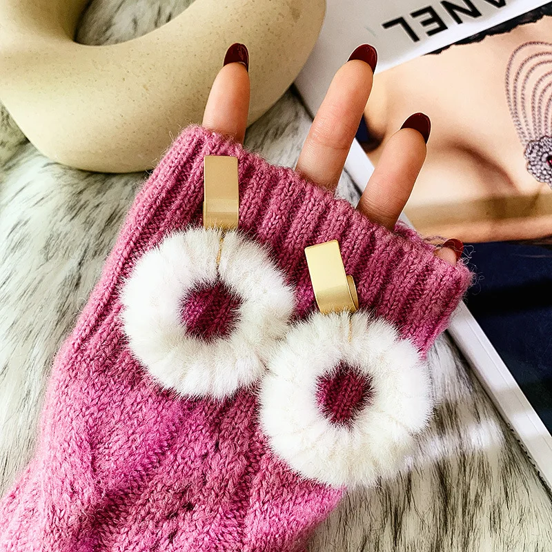 

7cm geometric circle fur earrings