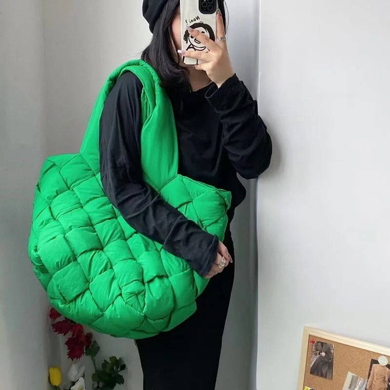 

2021 fashionable handbags light winter tote bags Weave large capacity shoulder handbags green puffer bag and purses Nylon