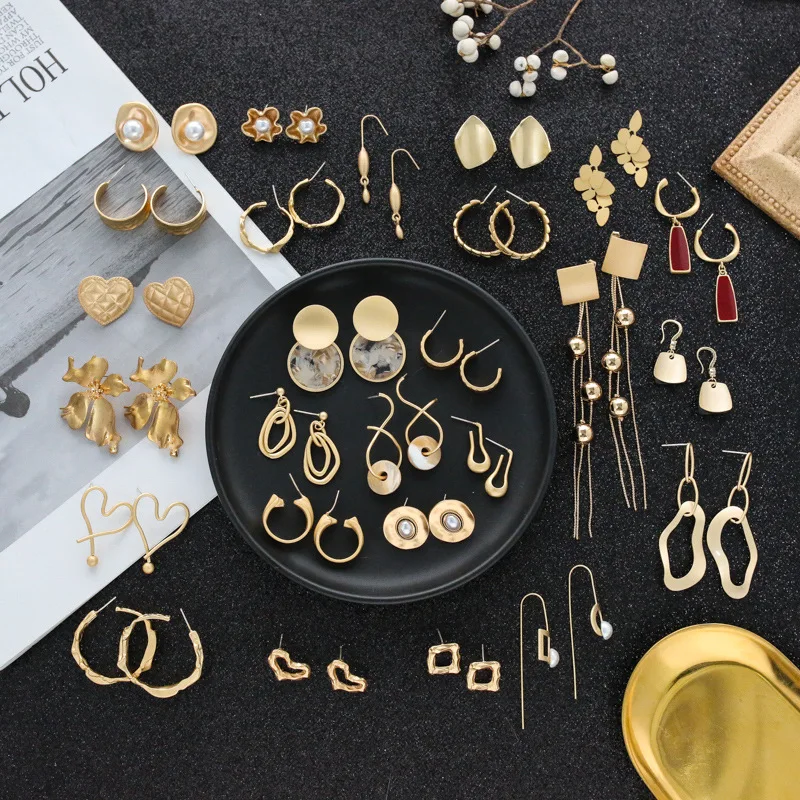 

CLARMER New Design Various Retro Gold Color Earrings Geometric Pearl Dangle Hoop Matte Metal Earrings for women, Custom