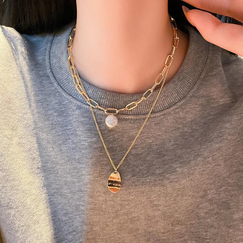 

trendy two layered pendant fashion jewelry 2021 necklace