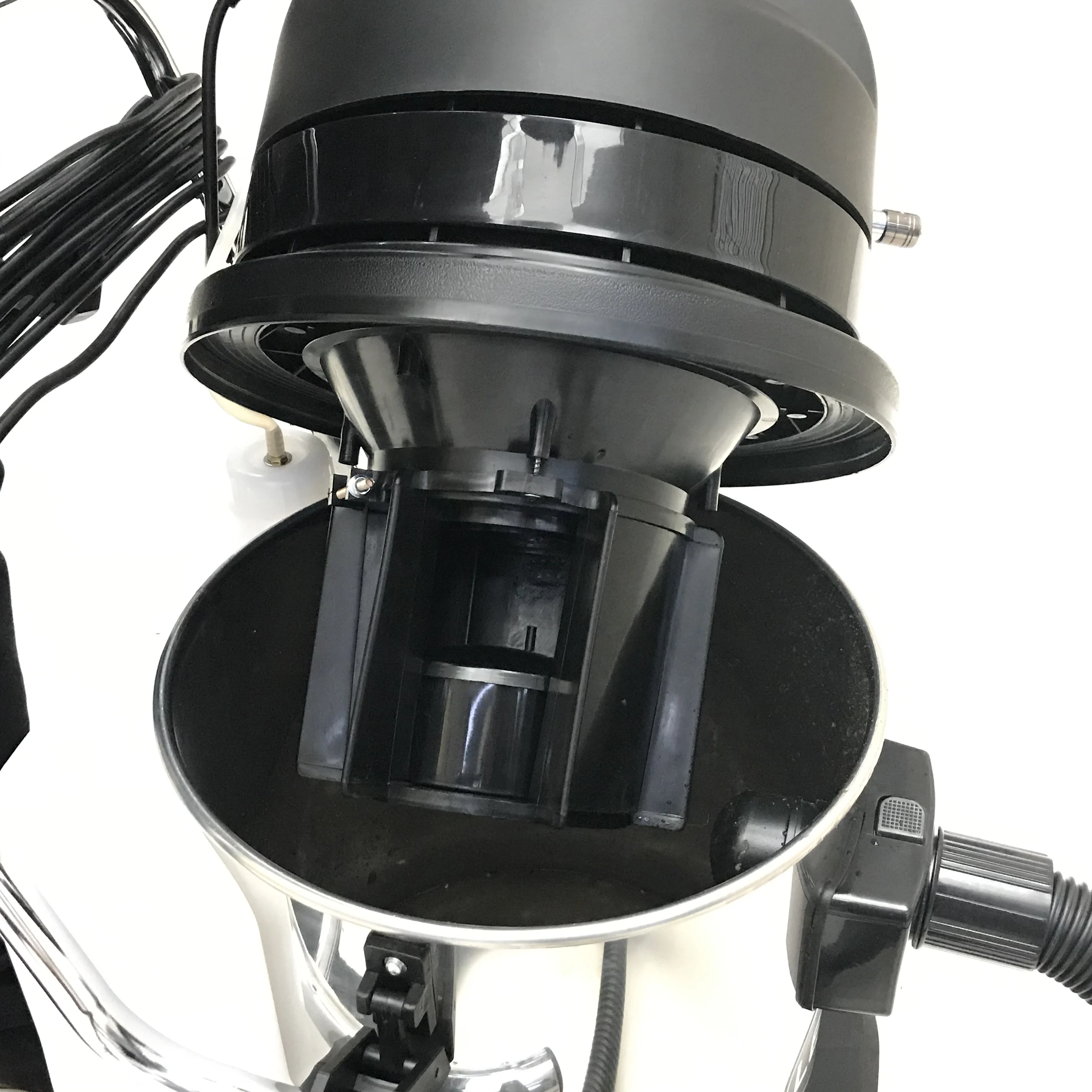 Strong Base Sofa Cleaning Machine Vacuum Cleaner With Drainage Function