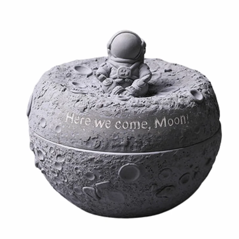 

Astronaut Cement Ashtray With Lid And Stainless Steel Liner Custom Logo Spaceman Concrete Ashtray Smoking Accessories, Multicolor