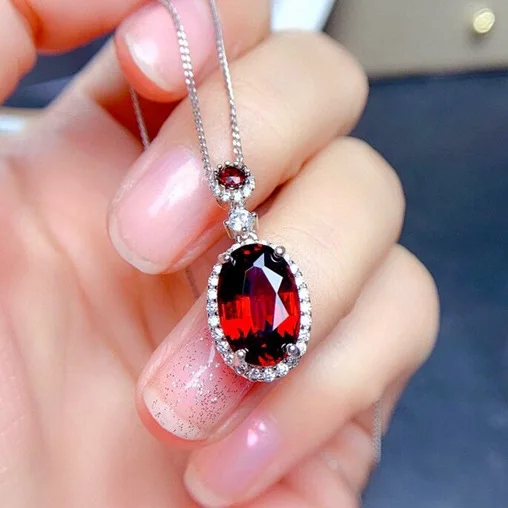 

New Luxury Oval Red Gemstone Zircon Pendant Temperament Necklace For Women Fine Jewelry Wedding Gift, Picture shows