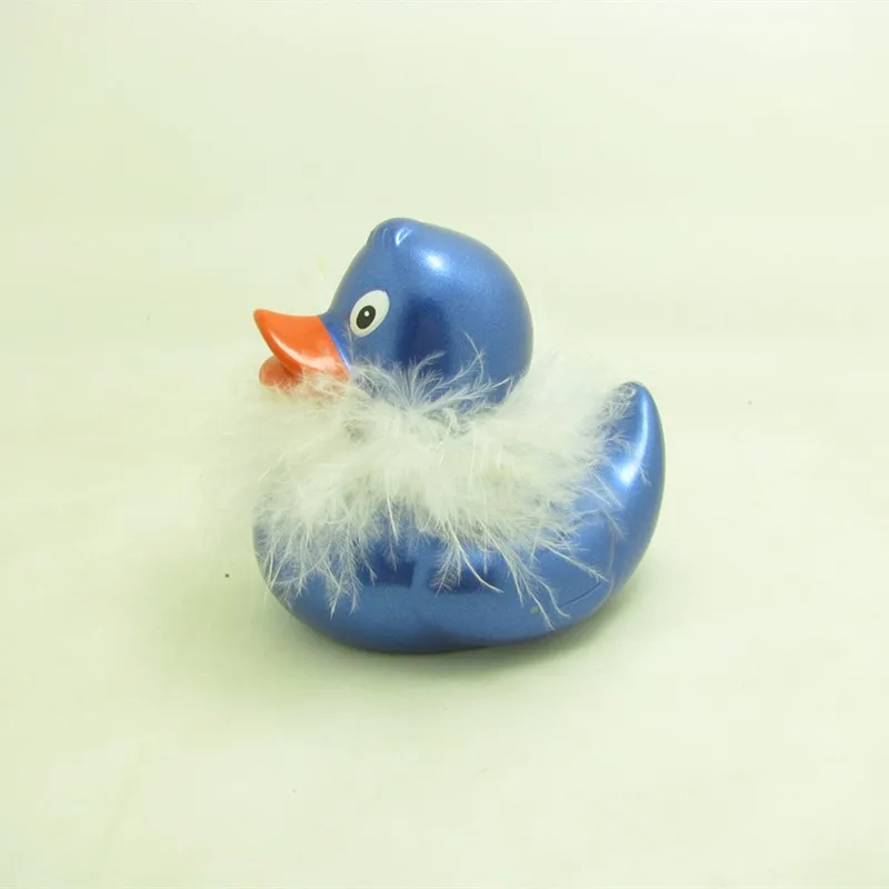 Eco-Friendly Custom Vinyl Toy Ducks Floating Rubber Bath Toy with feather