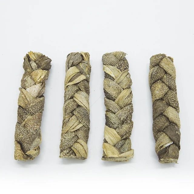 

High Quality Eco-Friendly NaturalTraining Snacks salmon fish skin strippet treats and food Fish Twist Wholesale in China