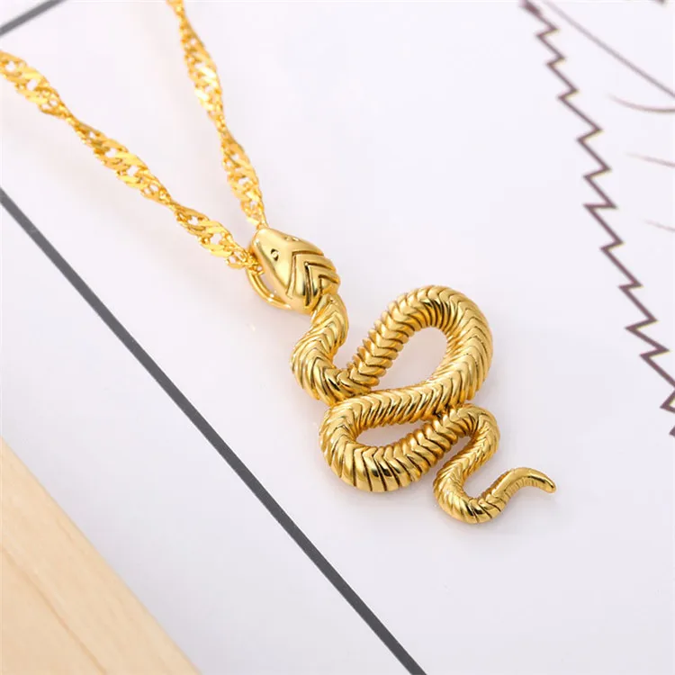 

Hot sale new snake snake pendant men's and women's stainless steel necklace European and American factory direct sales, Picture shows