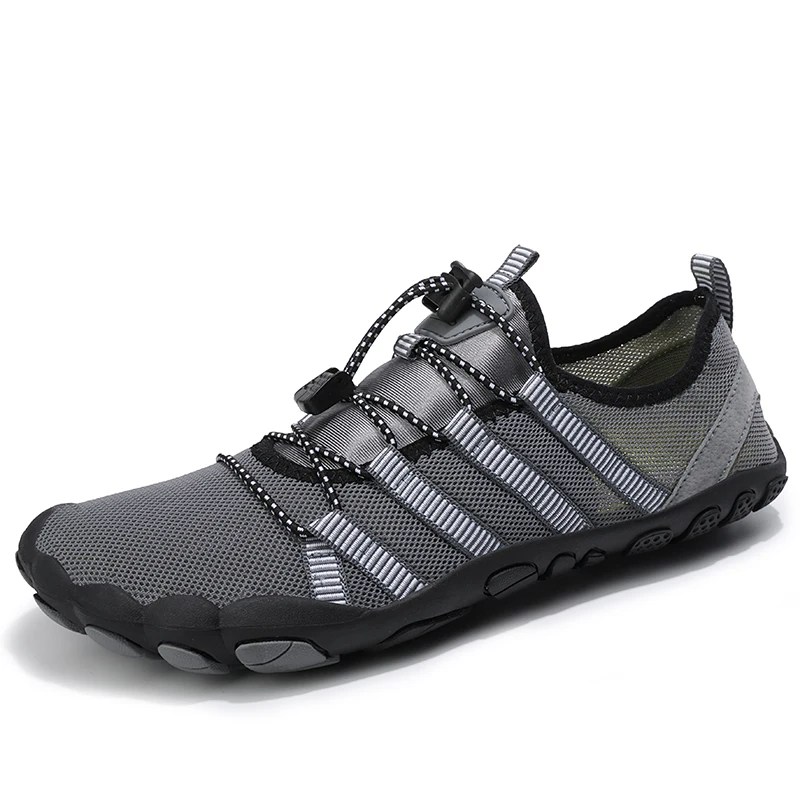 

New manufacturers directly approve large size outdoor five finger shoes for male and female couples, hiking and swimming shoes