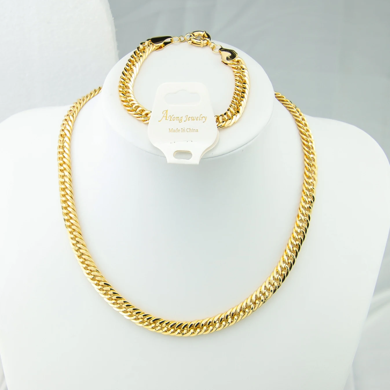 

Simple Style Gold Plated Jewelry Set Women's Jewelry Cuban Link Chain Jewelry Set