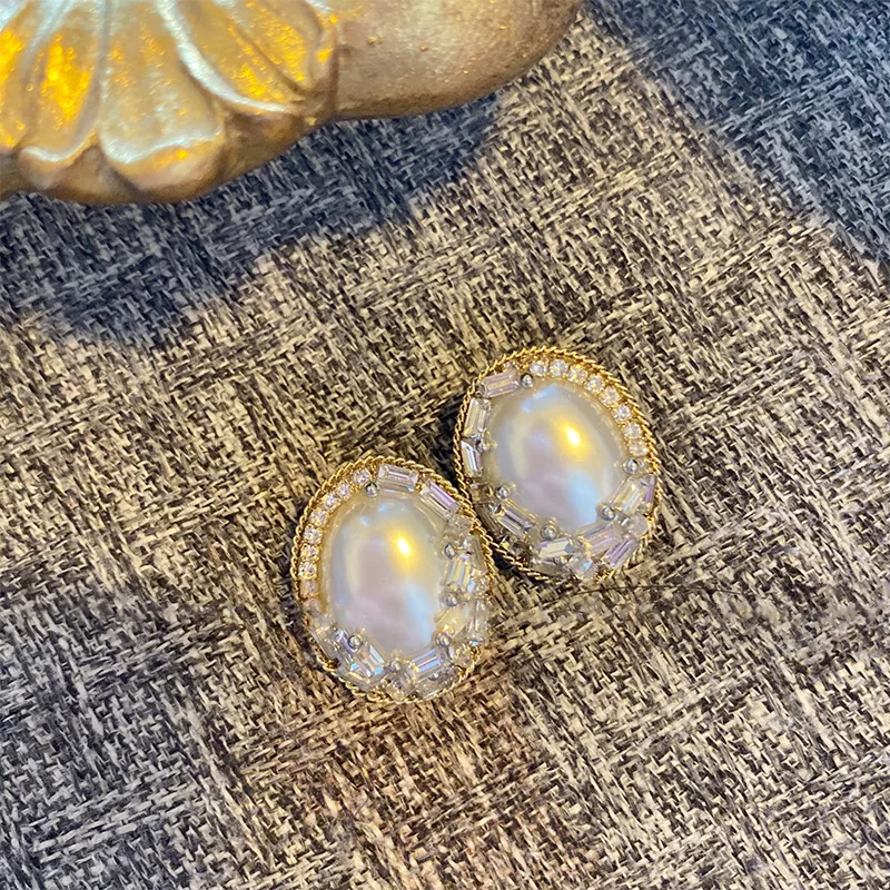 

2021 fashion trendy big pearl crystal stud earring women