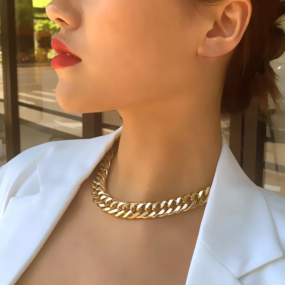 

HOVANCI European Best Selling Gold Plated Cuban Chain Choker Necklace Women Glossy Cuban Chain Necklace Hip Hop Jewelry