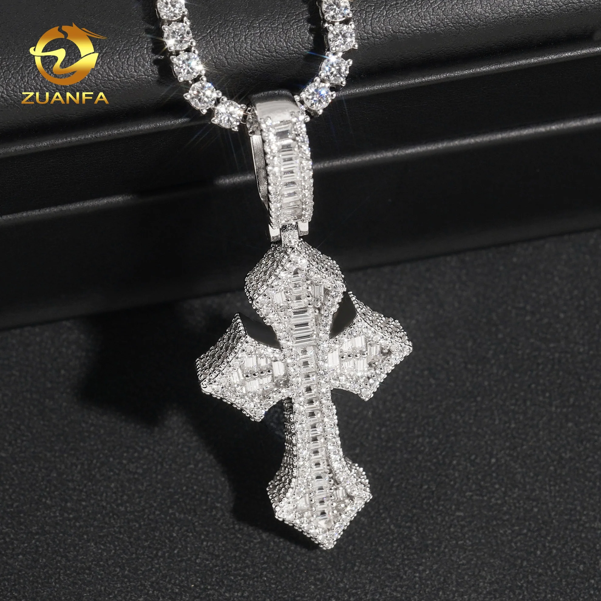 

High Quality Iced Out Jewelry 925 Sterling Silver Baguette Moissanite Pendant Cross VVS Diamond Necklace