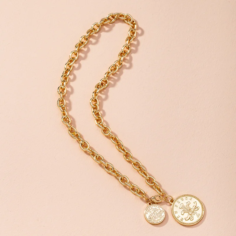 

The European and American minority design sense of fashion coin necklace