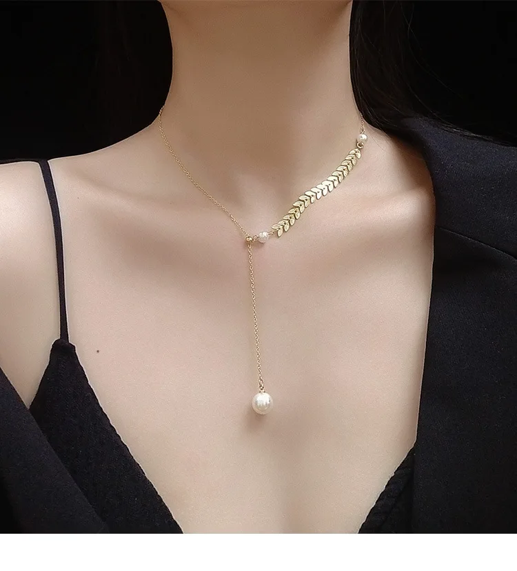 

Elegant Dainty Titanium Steel Asymmetric Wheat Pearl Clavicle Chain Necklace Gold Plated Simple Pearl Wheat Choker Necklace