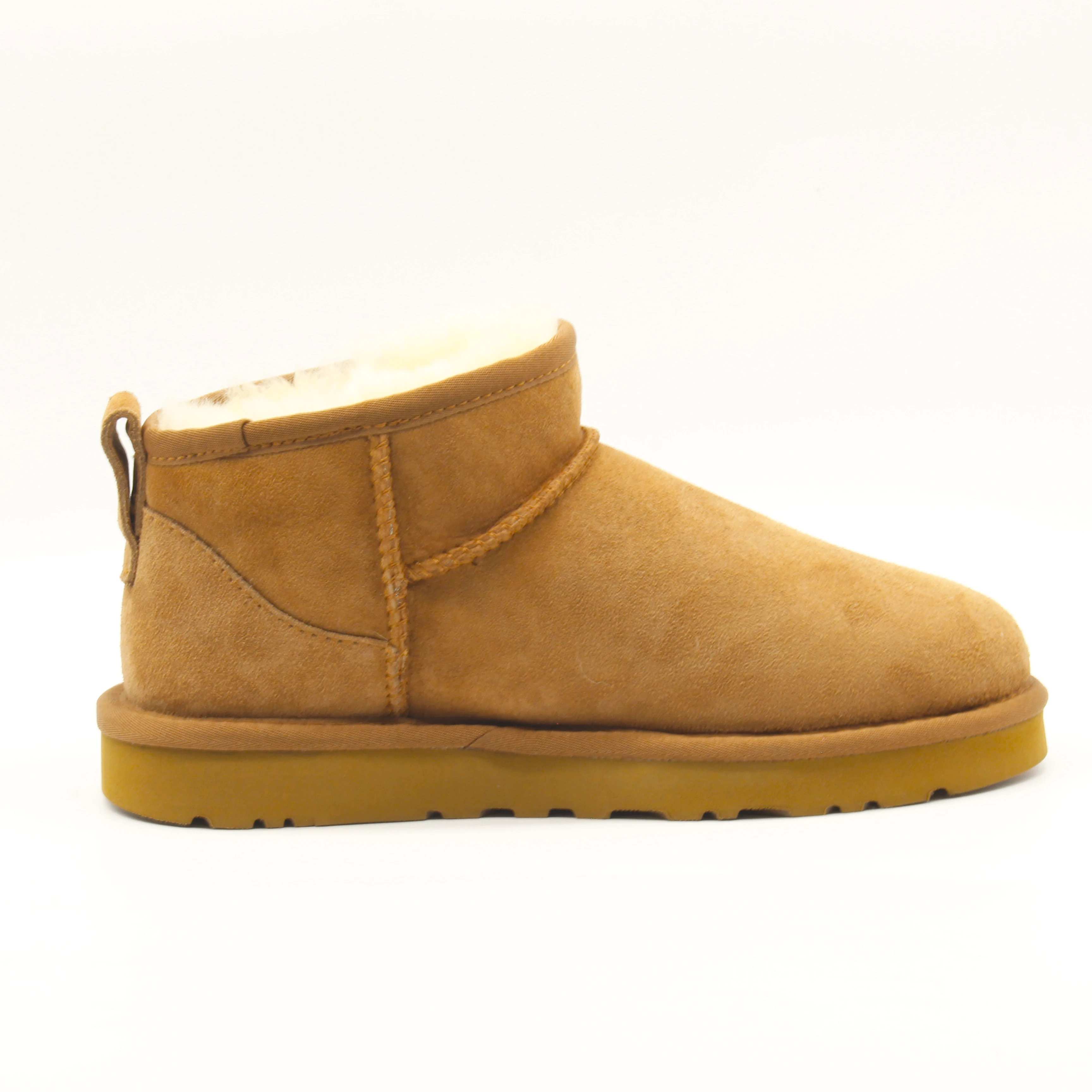 

Wholesale Fall Winter High Quality Genuine Sheepskin Fur Women Boots OEM Logo Classic Low Tube Ultra Mini Short Snow Boots, Black ,brown,grey etc.