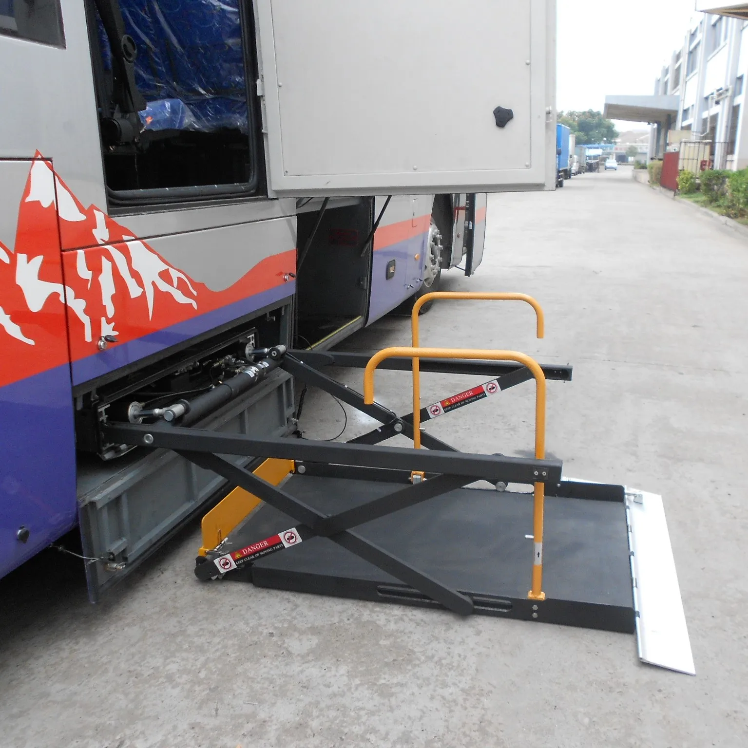 CE certified WLUVL bus hydraulic wheelchair lifts for disabled