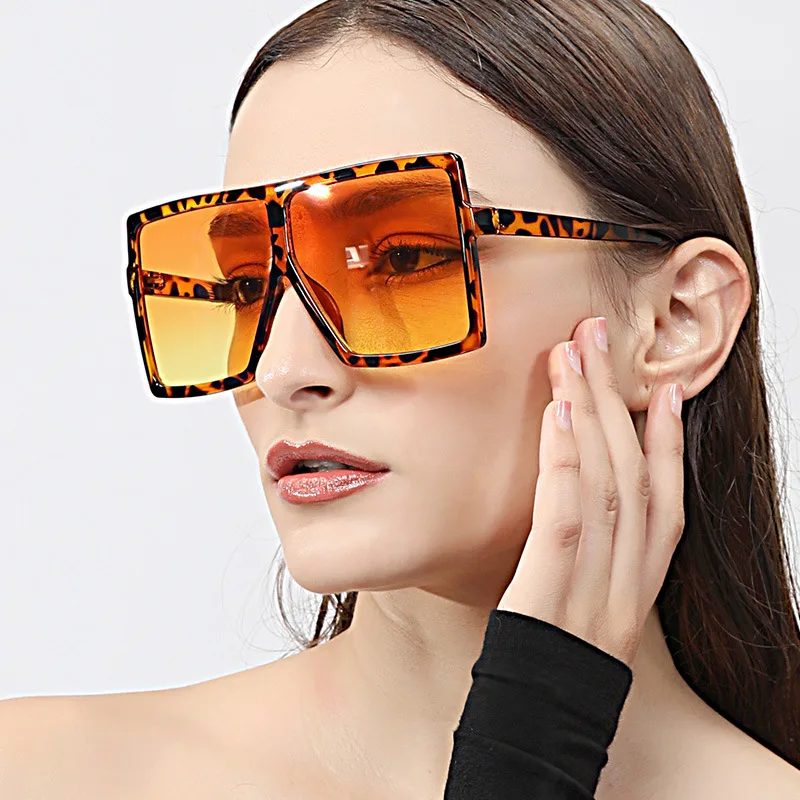 

2021 Fashion Women Square Sun Glasses Big Gradient Soversized Unglasses Women Shades Wholesale