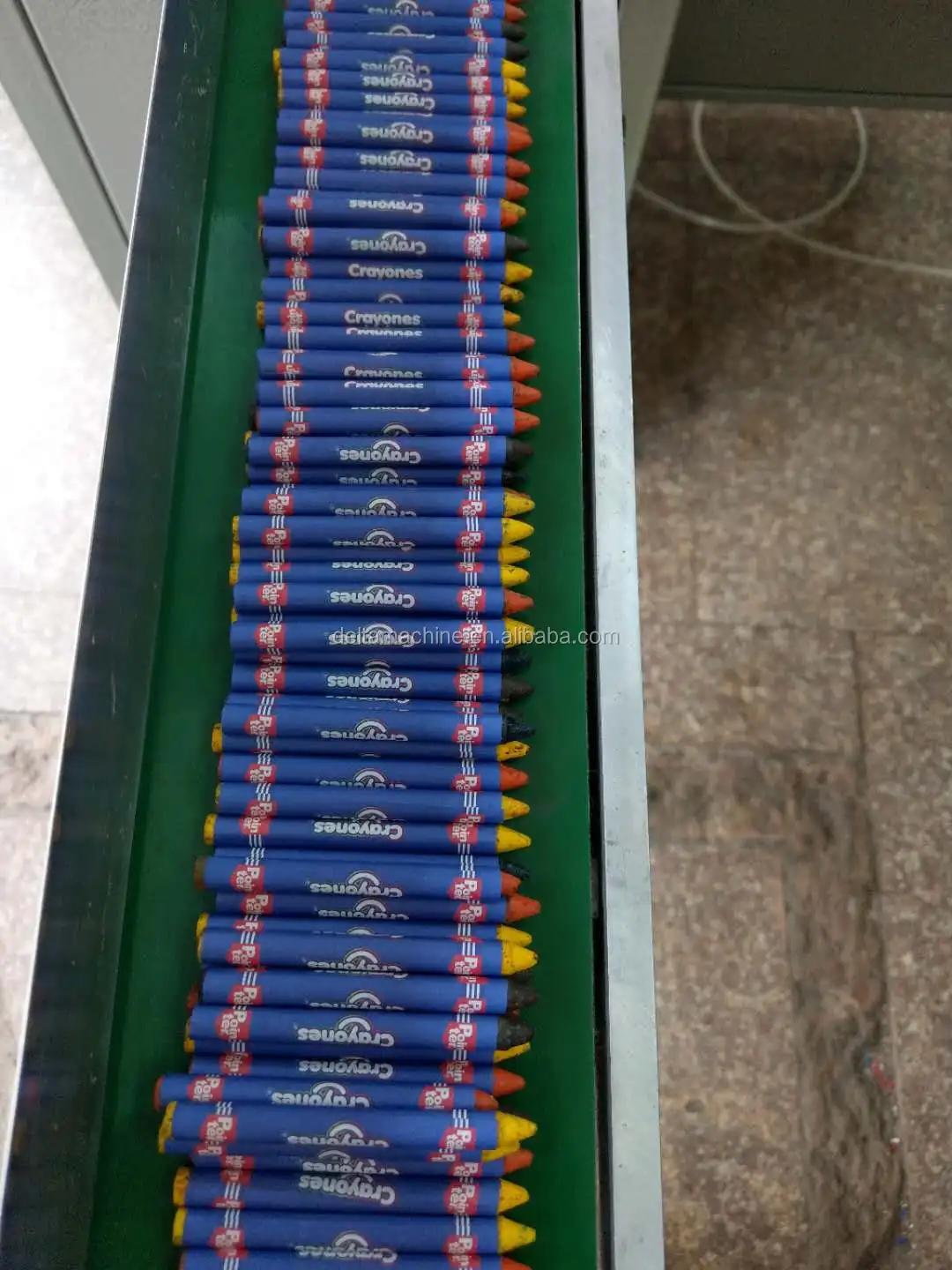 Easy Operate High Efficiency Crayon Labeling Machine/ Automatic Crayon