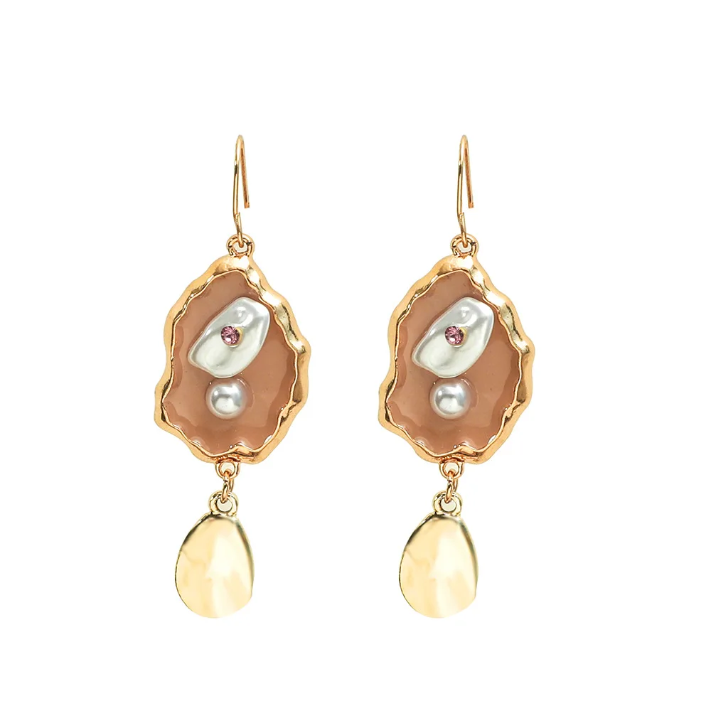 

Exaggerated Style Golden Irregular Baroque Pearl Dangle Earring Vintage Asymmetric Cube Solitaire Pearl Water Drop Hook Earring