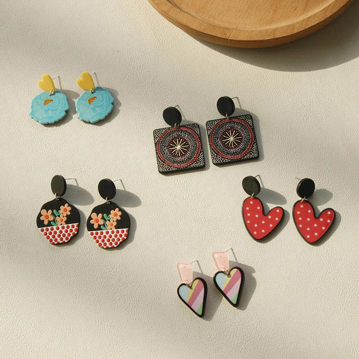 

OUYE women korean red spring earrings stud wholesale jewelry cute heart acetate acrylic new fashion 2022 new summer earring, Pink