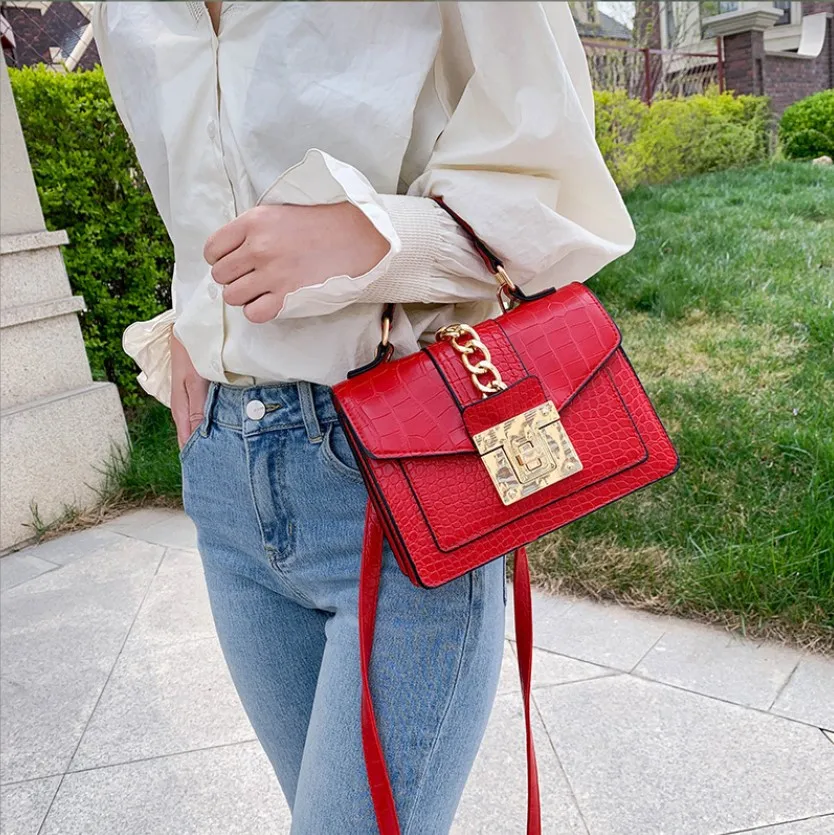 

2022 Fall Winter Velvet Purses and Hats Set Fashionable Blue Red Women Purses and Handbags for Women Ladies Luxury