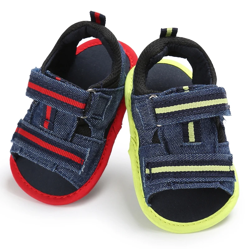 

Mock-up baby walking shoes casual canvas breathable boys sandals