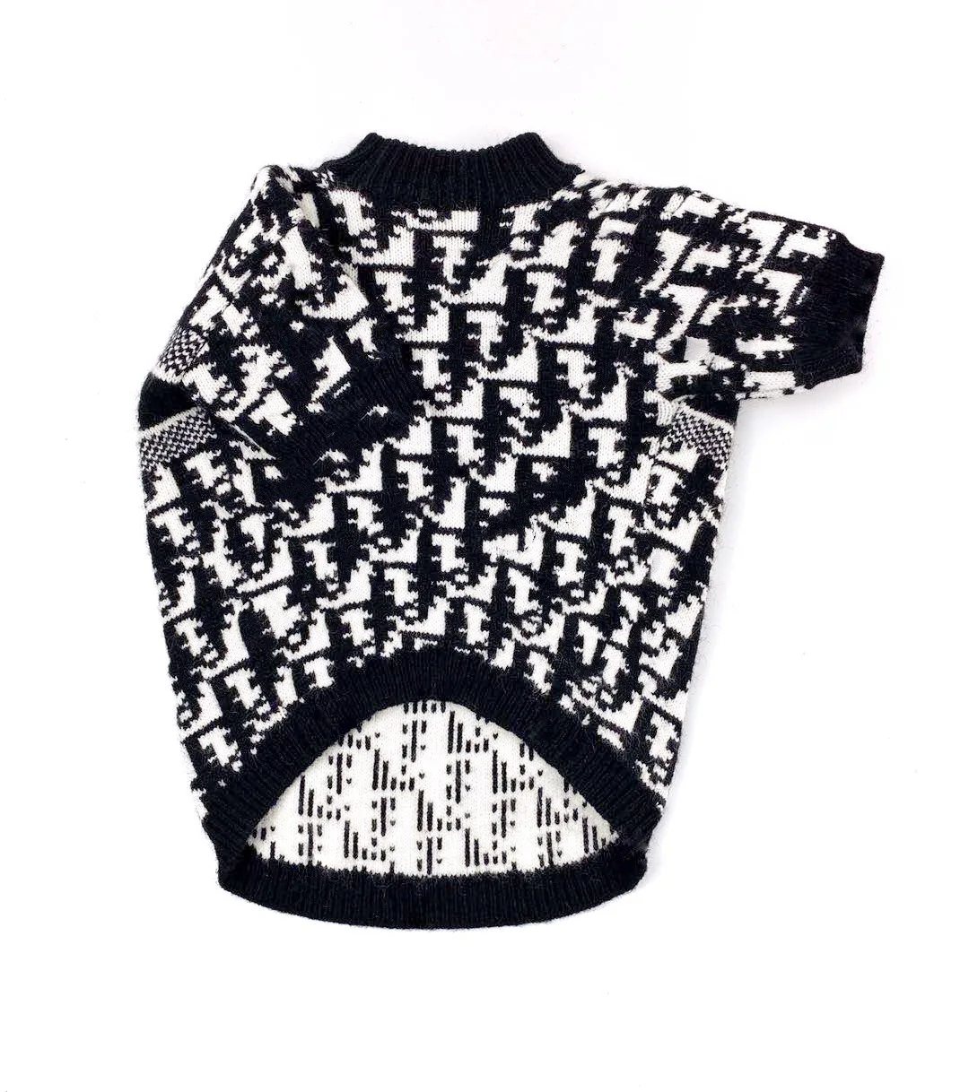 

Fashion Designer Knitted Wool Pet Cat Dog Puppy Clothes Sweater, Black/white
