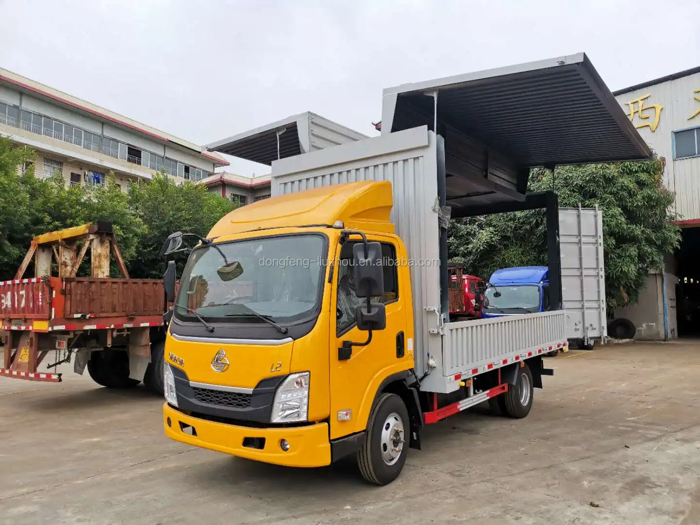 东风成龙翼厢式轻型货车带翼开式箱式货车出售