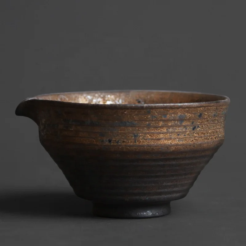 

Retro Style Handmade Ceramic Matcha Bowl with Pouring Spout for Tea Ceremony