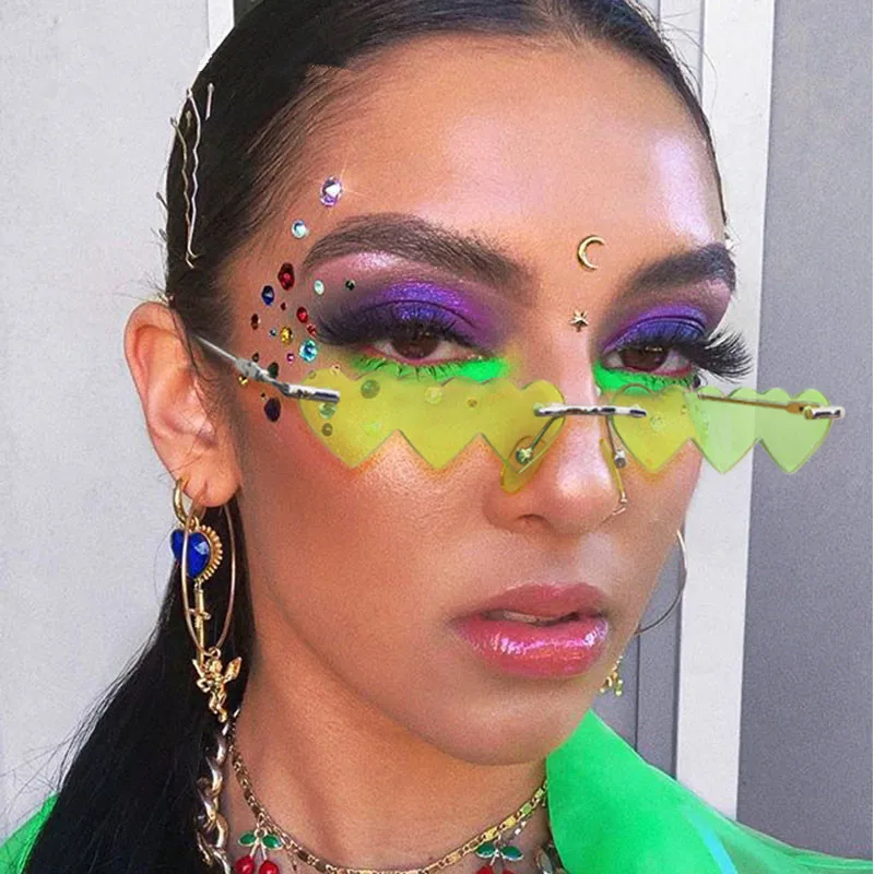 

2020 Small Rimless Punk Sunglasses Women Luxury Fashion Red Pink Heart Unique Rectangle Sun Glasses For Female Vintage Lunette