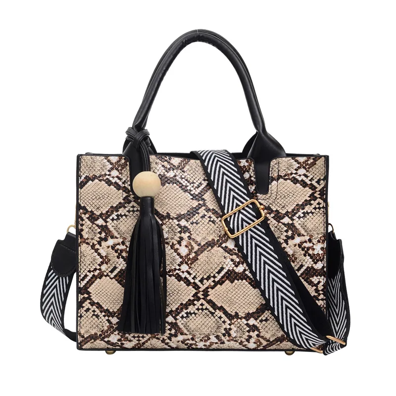 

Women's Bag 2019 New Snake Skin Pattern Handbag Ins Fashion Tassel Single Shoulder Bag, 3 colors or oem