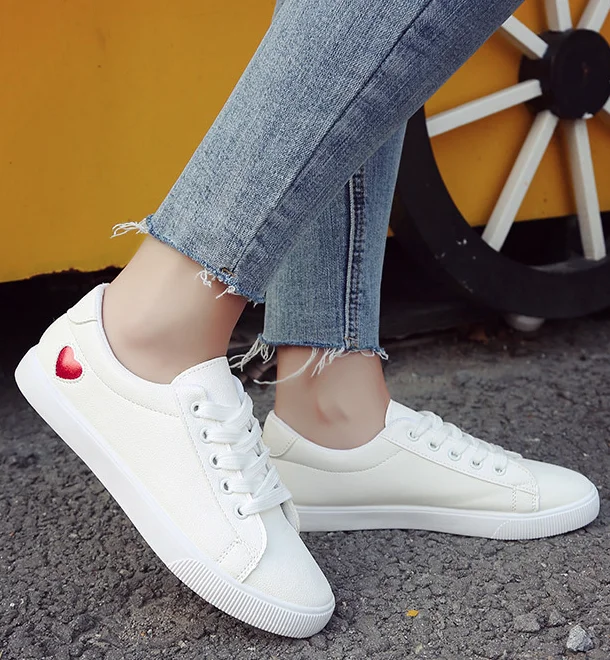 

2021 spring new flat bottomed women's casual versatile low band sports white board shoes