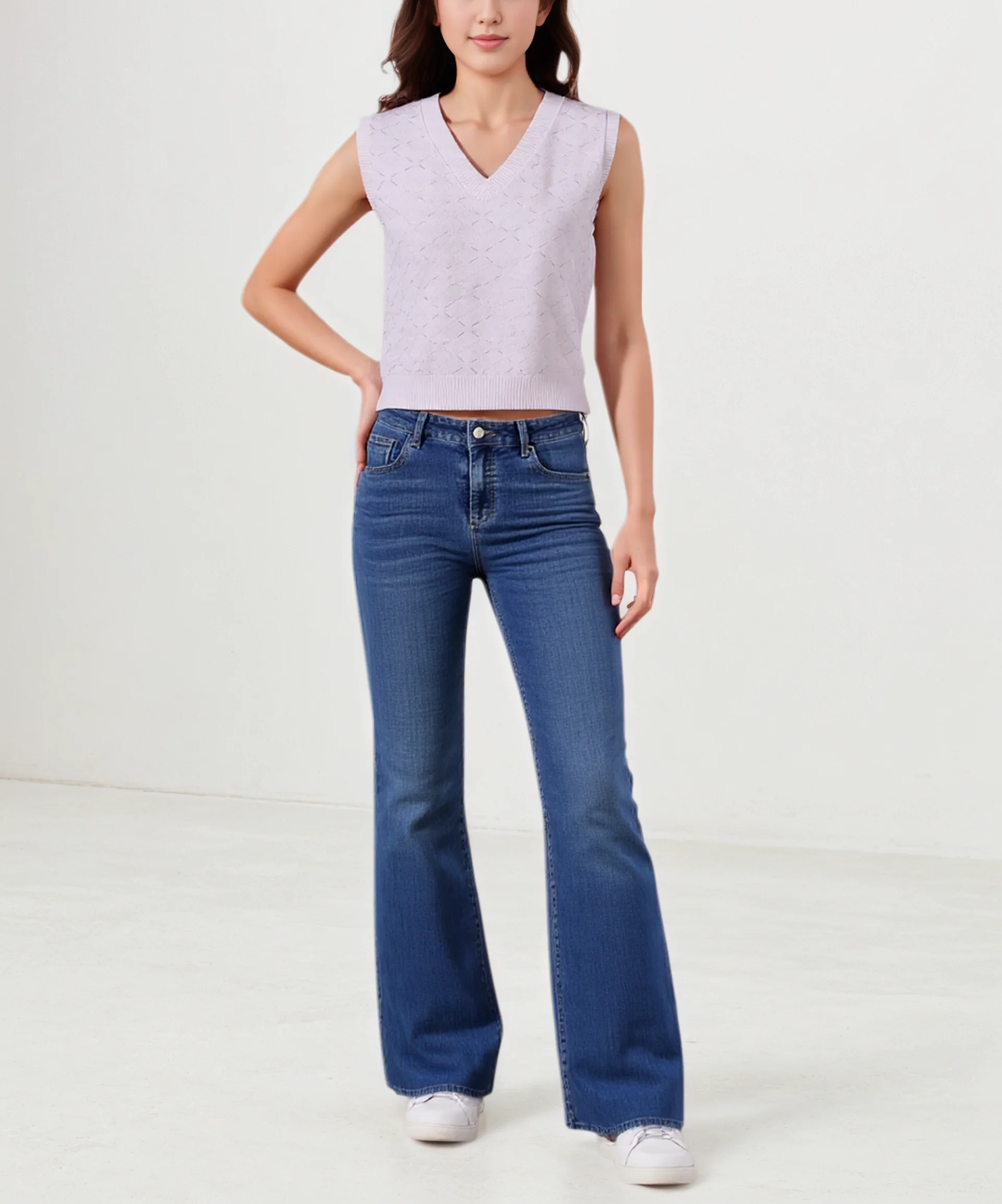 Modern Design Women's Casual Spring Thin Custom Size Front Logo Pattern Knitted V-Neck Sweater Vest