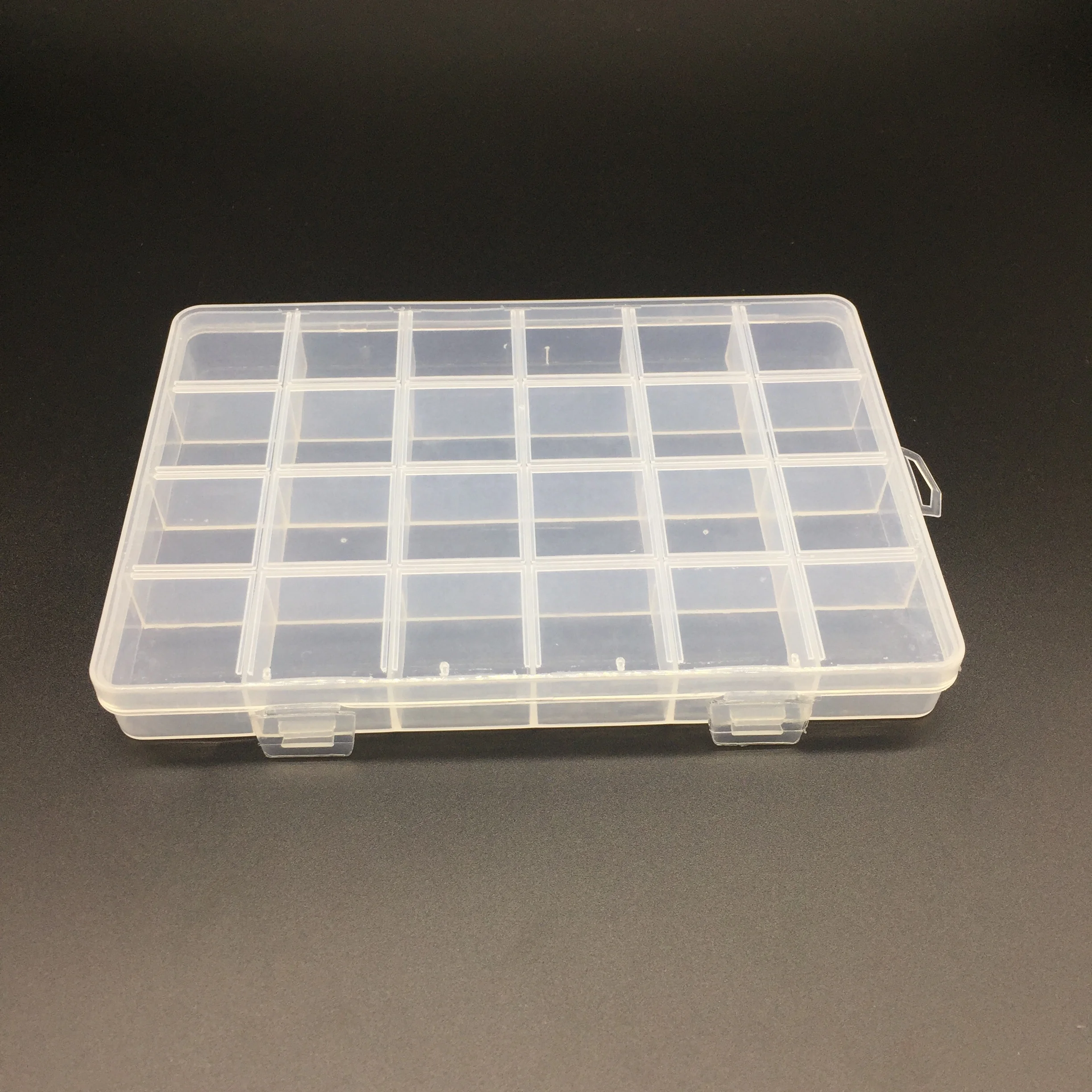 

Manufactory OEM good performance clear 24 grids plastic box with belt hook, Customizable