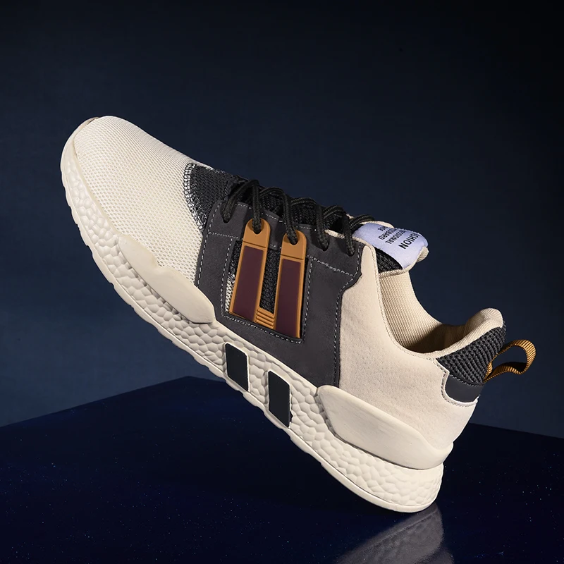 

New Arrivals Luxury Design Men's Fashion Sneakers Men Famous sport men shoes with light low price Running Shoes