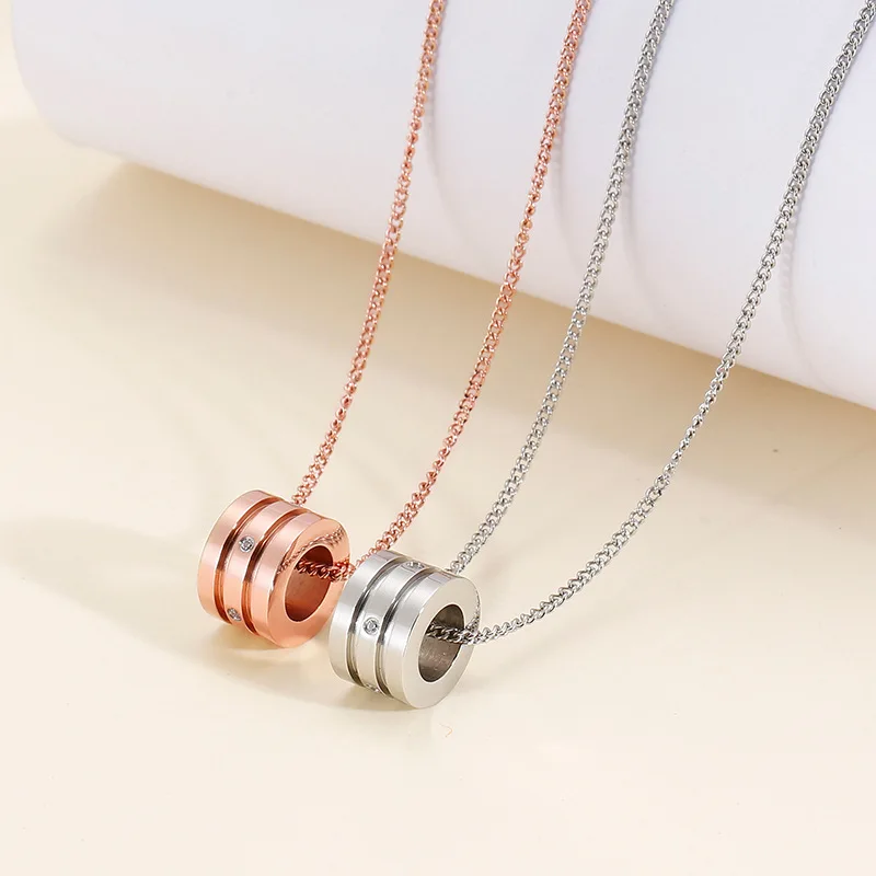 

Newest Women's Necklace Jewelry Zircon Inlaid Circle Fashion 18k Rose Gold Stainless Steel Pendant Necklace