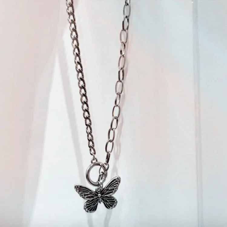 

Retro Butterfly Necklace Girlfriend Couple Student Personality Simple Clavicle Hip Hop Chain