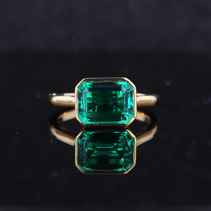 

Starsgem Hydrothermal emerald cut gemstone 18k gold ring