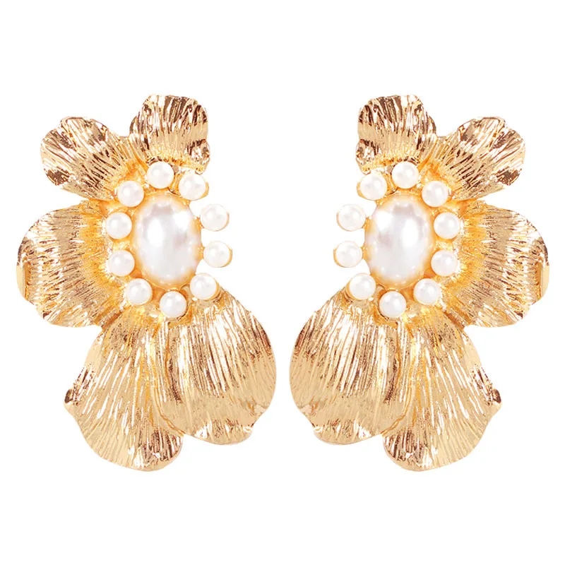 

2021 industrial style women flower petal alloy and imitate pearls combine high quality earring with manufactory directly, Gold