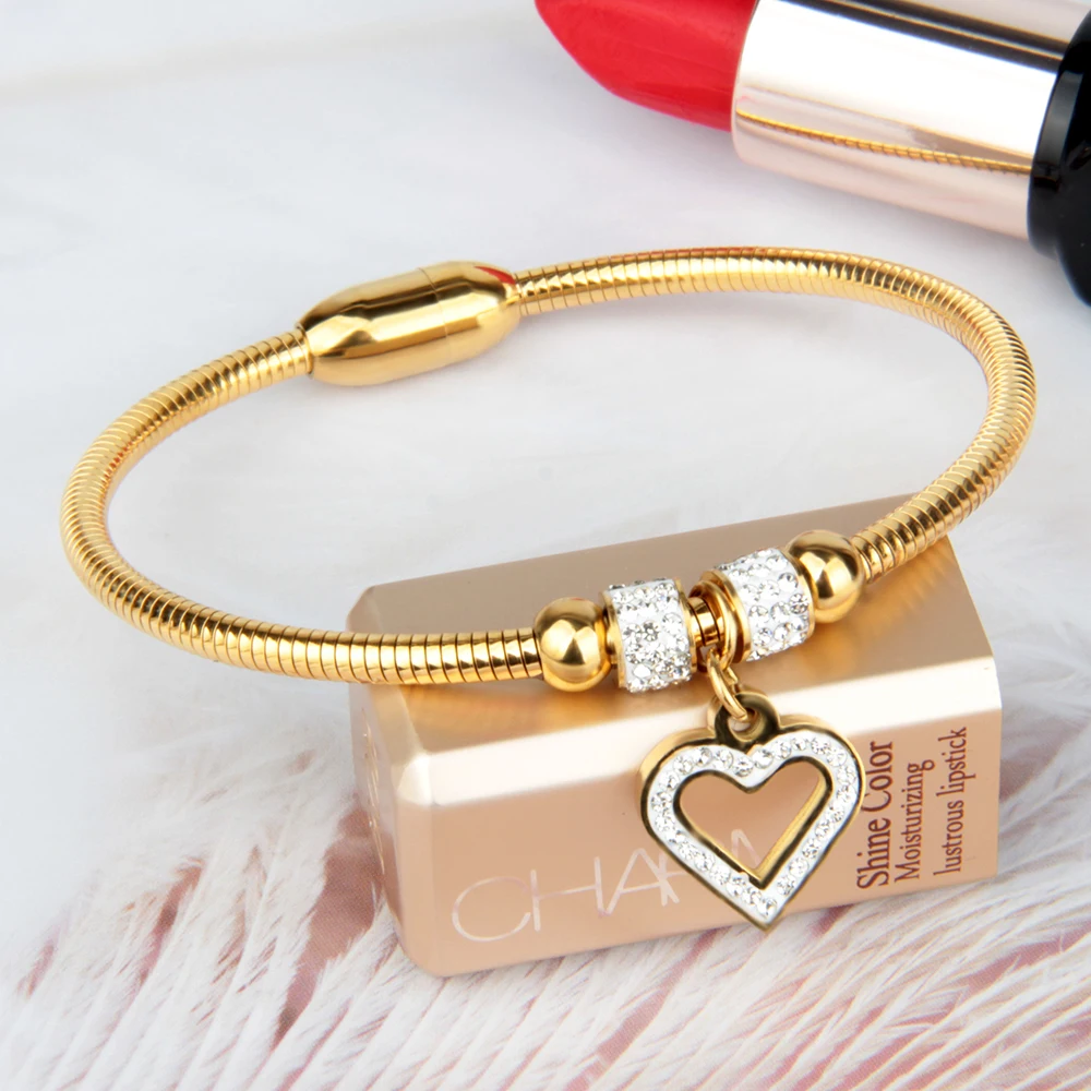 

Fashion Jewelry Accessories Magnetic Buckle Head Inlaid Diamond Hollow Heart Shape Pendant Stainless Steel Bracelet for Women
