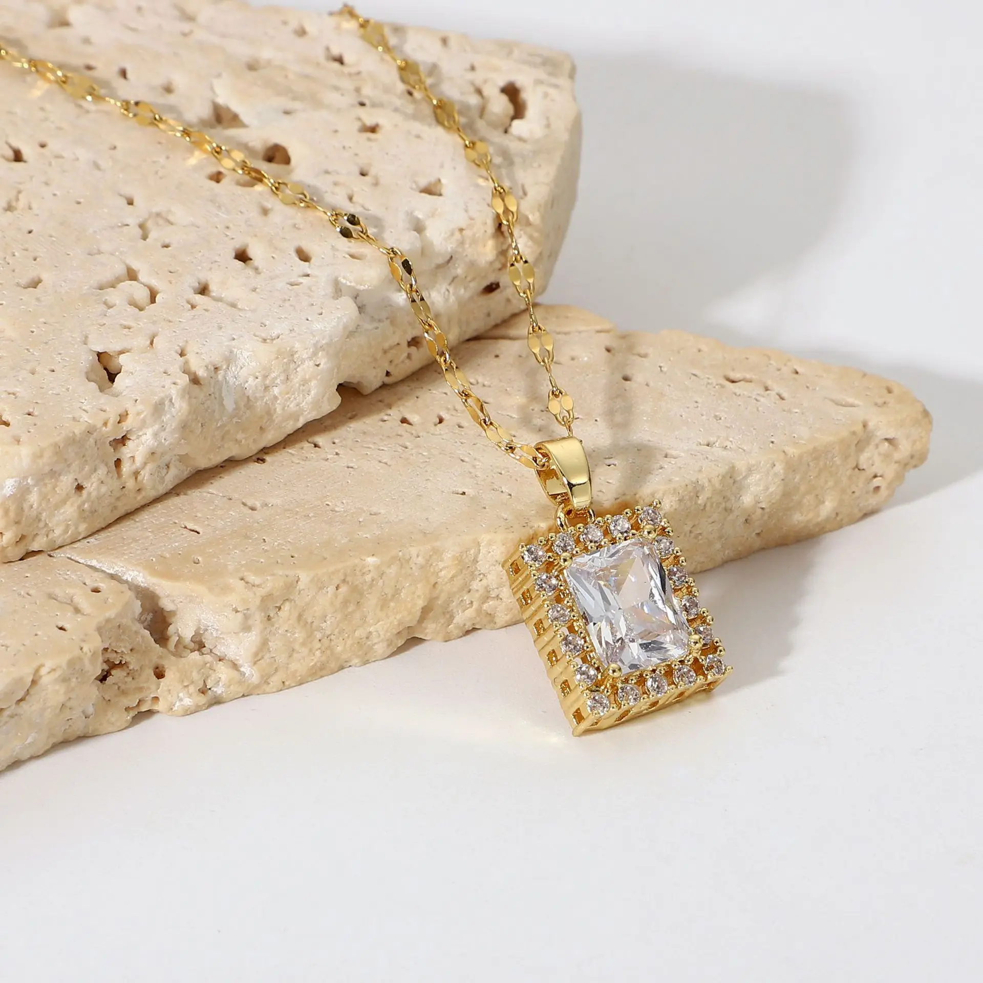 

INS 18K Gold Plated Stainless Steel Gift Jewelry Pendant Square White Zircon Pendant Necklace for Women