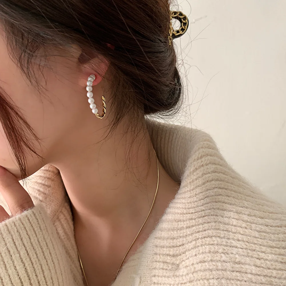

Vershal A119 Luxury 18k Gold Plated Twisted Pearl Beaded Hoop Earrings For Women