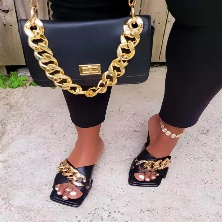 

G201035 2022 New Products Cross Strap Chain Fasteners Large Size Ladies Flat Slippers Open Toe Sandals