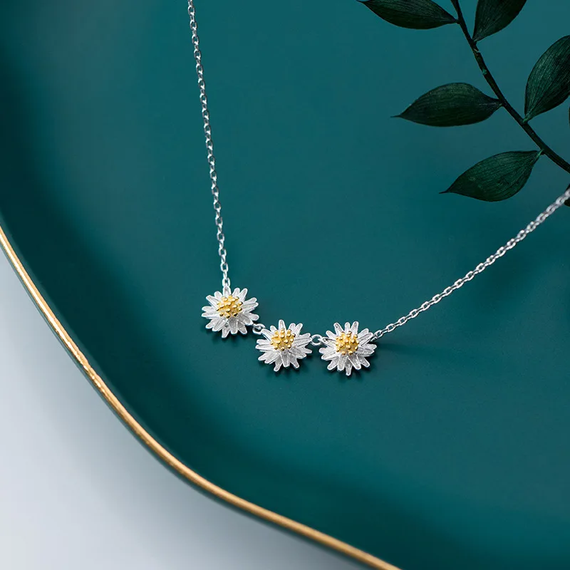 

New Design Stylish Elegant S925 Sterling Silver Small Daisy Pendant Charm Choker Necklace Lady D5655