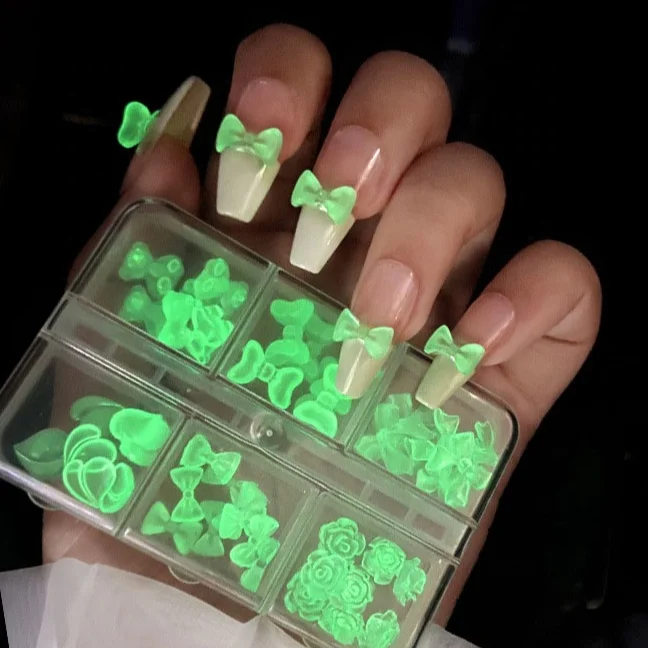 

Paso Sico 6 Slots Glow Luminous Resin Jelly Gummy Bear Flowers Bow Decorative Nail Art Mixed Accessories