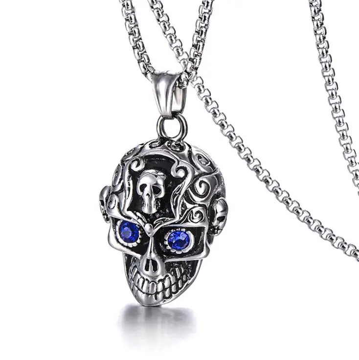 

2020 Personalized Stainless Steel Jewelry Scary Blue Crystal Head Halloween Pendant Men Skull Necklace