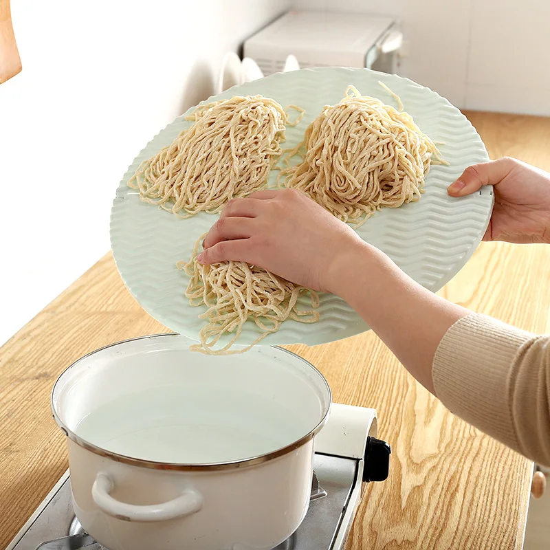 

Household Plain Color Foldable Dumpling Curtain Tray Single Layer Cover Pad, White, pink, blue