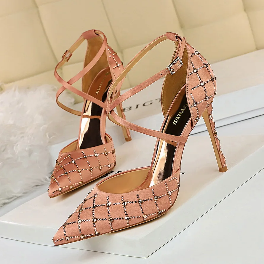 

LFZ-316 2021Plus Size Ladies Sandals New Design Pointed Cross Straps Crystal Stiletto Heels Shoes Women Sandals For Women