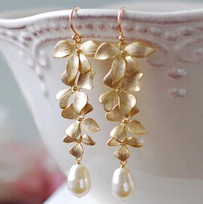 

Korean Sweet Style Pearl Long Drop Earrings Gold Plated Pearl Leaf Hoop Earrings for Women, Gold plating