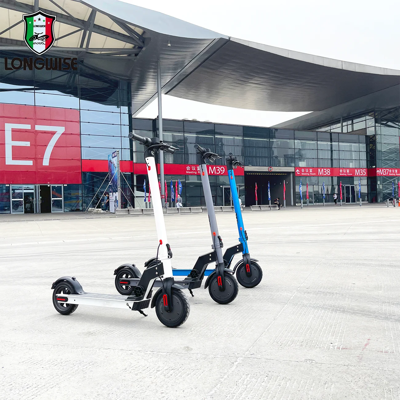 

Hot sale 350W Motor Powerful Adult Electric Scooter lithium battery Foldable electric scooter warehouse